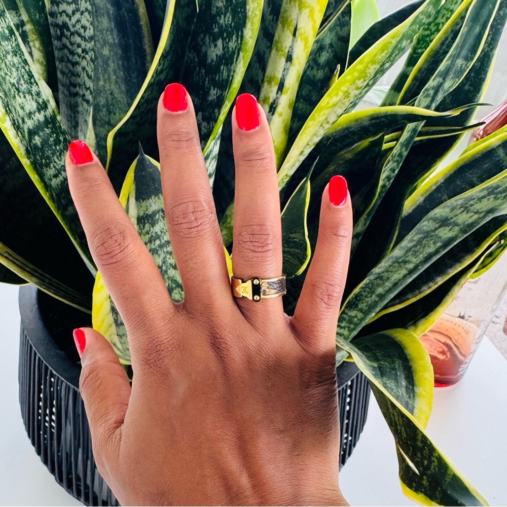 Stylish Gold Ring - image 6